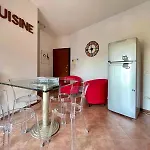 105 - Su Due Livelli In Zona Tranquilla