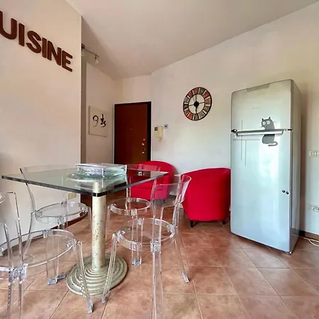 105 - Su Due Livelli In Zona Tranquilla