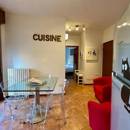 105 - Su Due Livelli In Zona Tranquilla Apartmán *