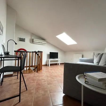 Apartament 105 - Su Due Livelli In Zona Tranquilla