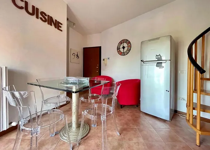 105 - Su Due Livelli In Zona Tranquilla