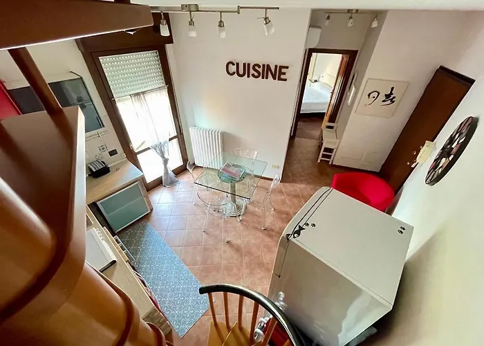 105 - Su Due Livelli In Zona Tranquilla *