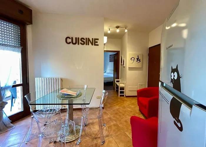 105 - Su Due Livelli In Zona Tranquilla Lejlighed *