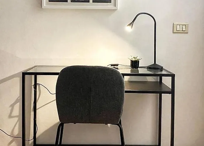 105 - Su Due Livelli In Zona Tranquilla Lejlighed