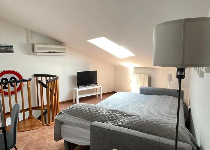 105 - Su Due Livelli In Zona Tranquilla