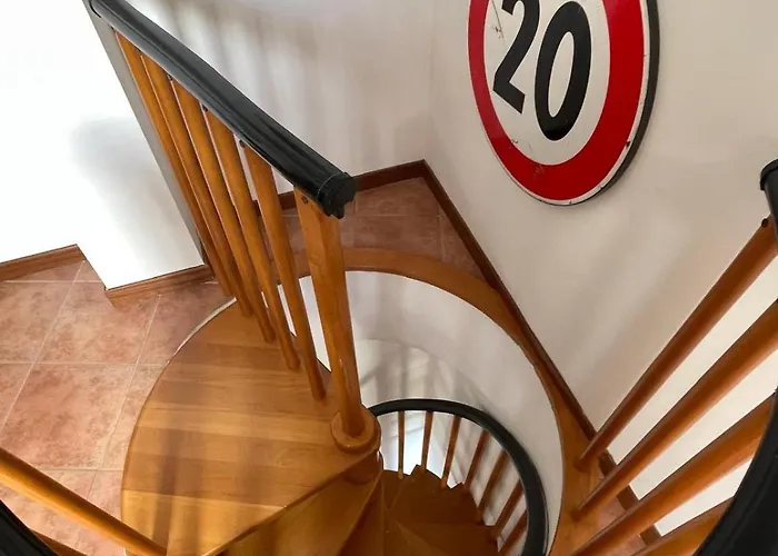 105 - Su Due Livelli In Zona Tranquilla *